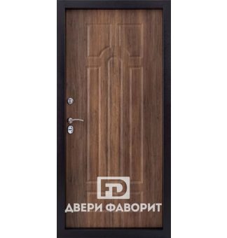 стальная уличная дверь отделана коричневым мдф